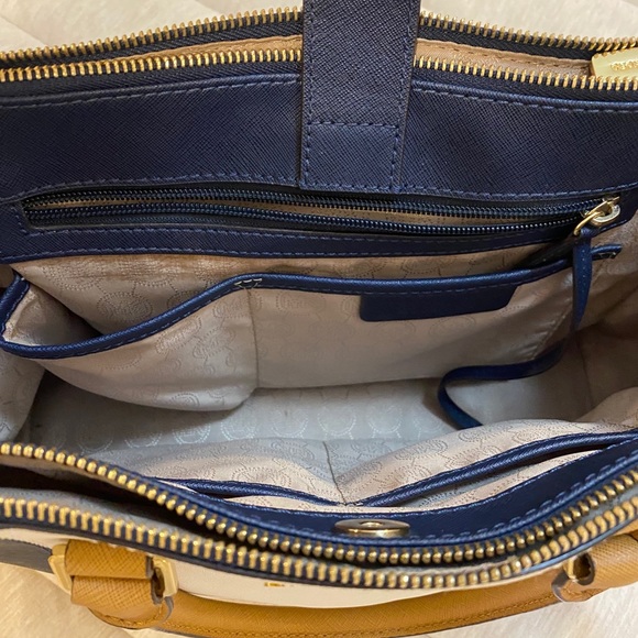 Michael Kors Designer handbag 👜 - Picture 6 of 10